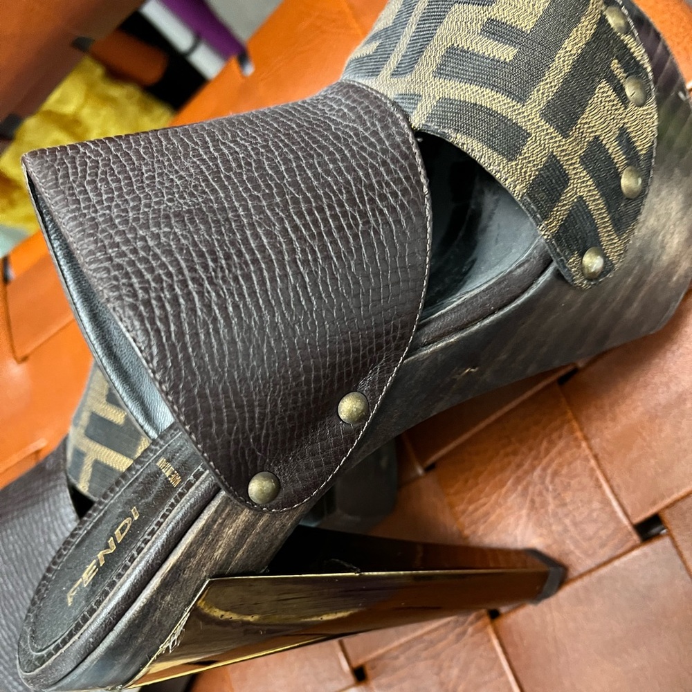 Fendi clogs